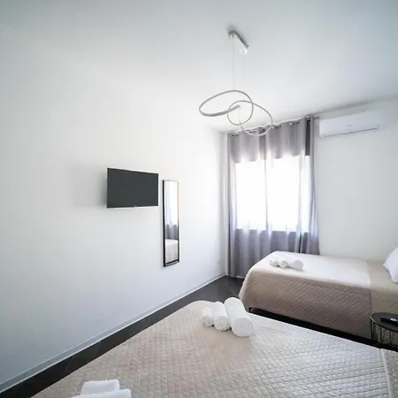 Newhouse Argiro Deluxe 3* バーリ
