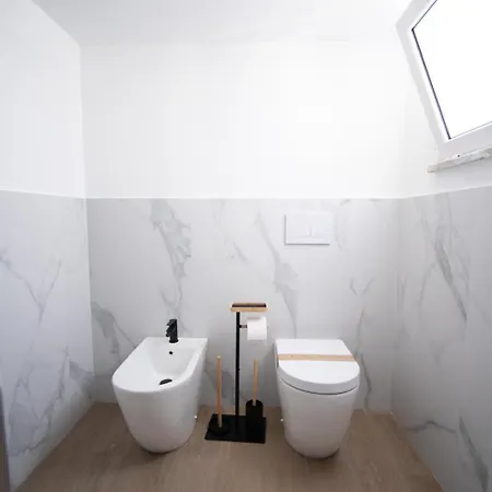 Newhouse Argiro Deluxe Gasthuis Bari