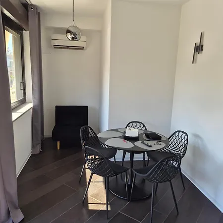 Newhouse Argiro Deluxe Gasthuis Bari